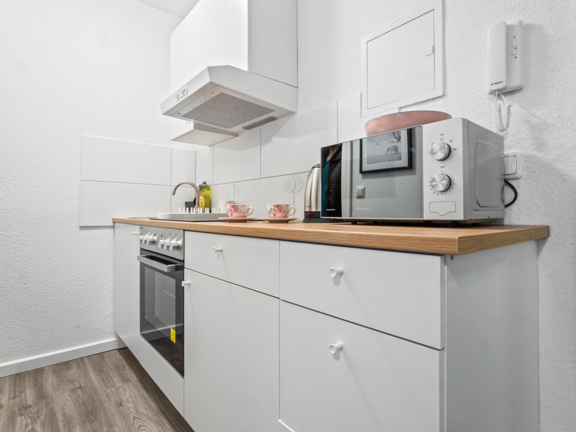 Wohnung In Zentraler Lage - Kostenlose Parkplaetze Касел Екстериор снимка
