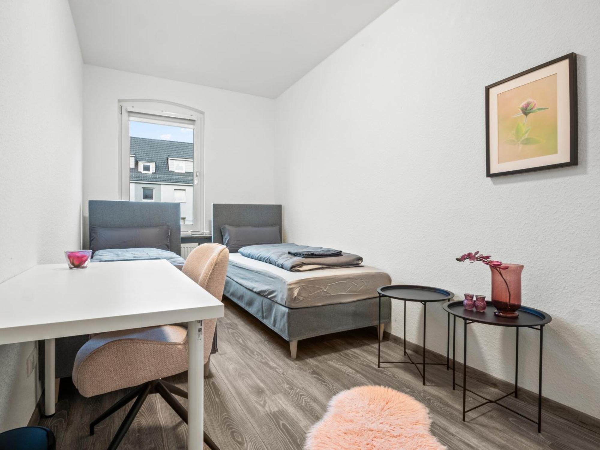 Wohnung In Zentraler Lage - Kostenlose Parkplaetze Касел Екстериор снимка