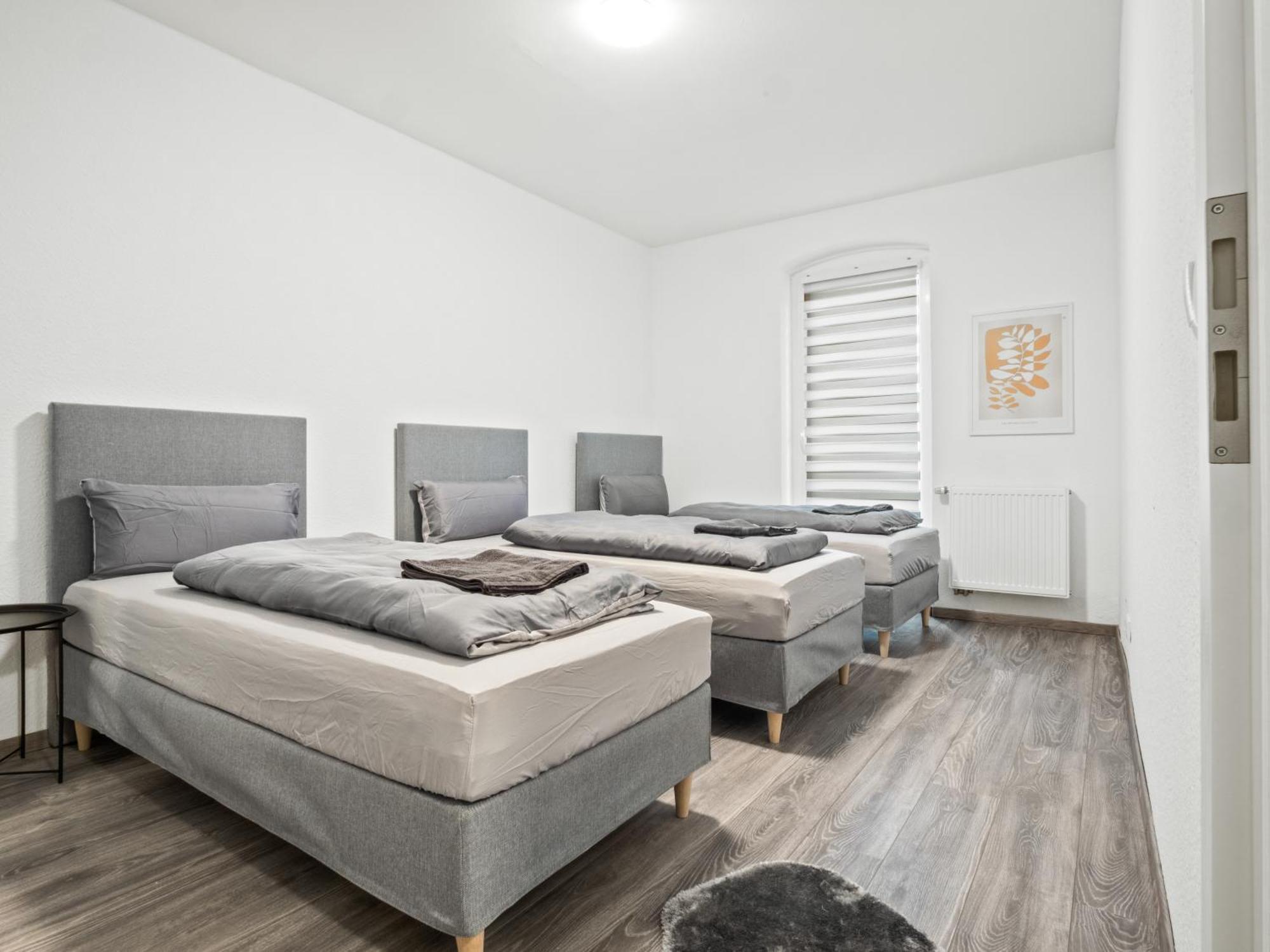Wohnung In Zentraler Lage - Kostenlose Parkplaetze Касел Екстериор снимка